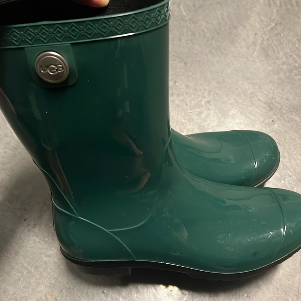 Ugg rain boots
